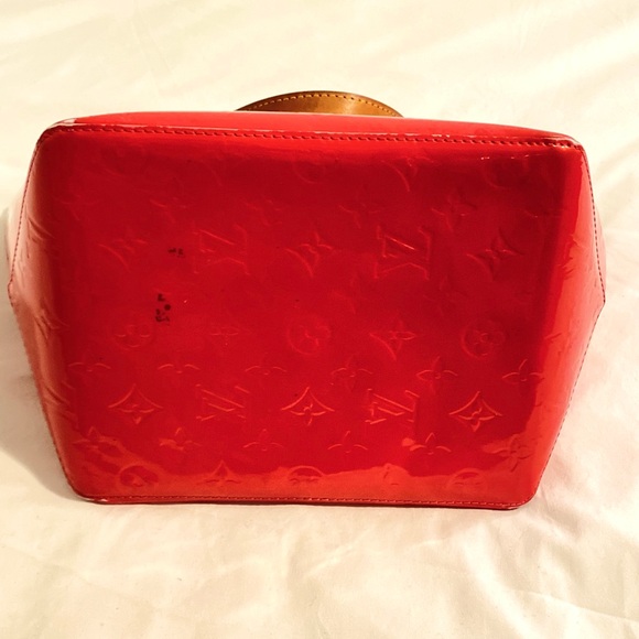 Louis Vuitton Vernis Bellevue Bag - Picture 11 of 13